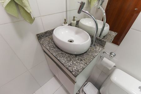 Apartamento à venda com 62m², 2 quartos e 1 vaga Apartamento à venda com 62m², 2 quartos e 1 vagaBanheiro