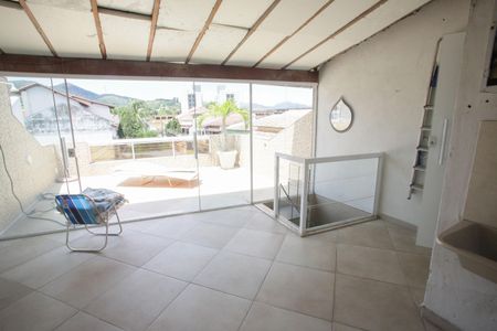 Casa de condomínio à venda com 130m², 3 quartos e 3 vagas Casa de condomínio à venda com 130m², 3 quartos e 3 vagasTerraço