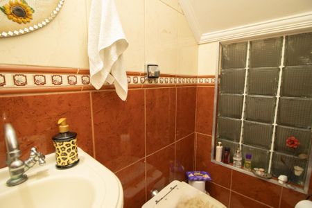 Casa à venda com 380m², 3 quartos e 4 vagas Casa à venda com 380m², 3 quartos e 4 vagasLavabo