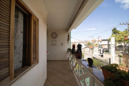 Casa à venda com 380m², 3 quartos e 4 vagas Casa à venda com 380m², 3 quartos e 4 vagasVaranda