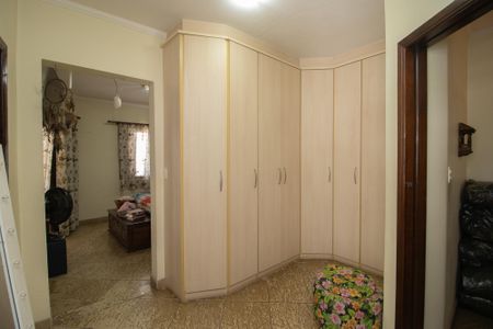 Casa à venda com 380m², 3 quartos e 4 vagas Casa à venda com 380m², 3 quartos e 4 vagasCloset