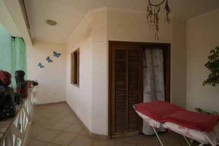 Casa à venda com 380m², 3 quartos e 4 vagas Casa à venda com 380m², 3 quartos e 4 vagasVaranda