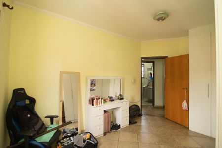 Casa à venda com 380m², 3 quartos e 4 vagas Casa à venda com 380m², 3 quartos e 4 vagasQuarto 2