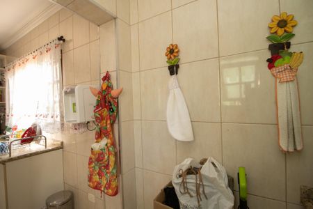 Casa à venda com 380m², 3 quartos e 4 vagas Casa à venda com 380m², 3 quartos e 4 vagasCozinha e Área de Serviço