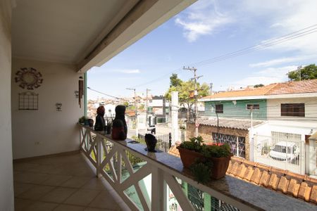 Casa à venda com 380m², 3 quartos e 4 vagas Casa à venda com 380m², 3 quartos e 4 vagasVaranda