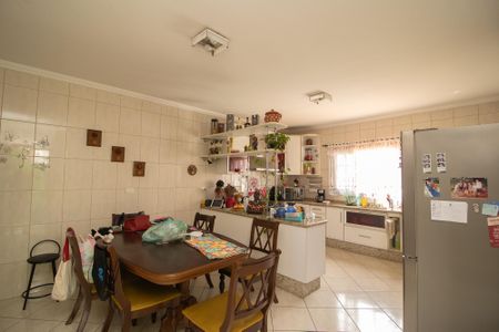 Casa à venda com 380m², 3 quartos e 4 vagas Casa à venda com 380m², 3 quartos e 4 vagasCopa e Cozinha