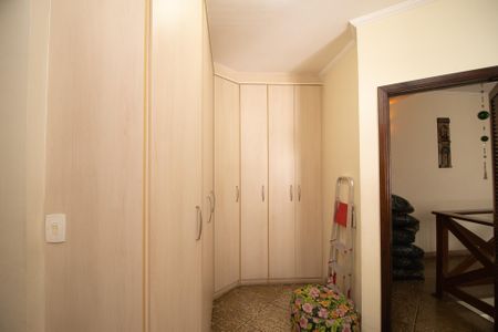 Casa à venda com 380m², 3 quartos e 4 vagas Casa à venda com 380m², 3 quartos e 4 vagasCloset