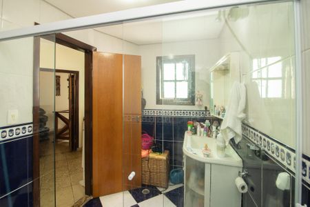 Casa à venda com 380m², 3 quartos e 4 vagas Casa à venda com 380m², 3 quartos e 4 vagasBanheiro Suíte