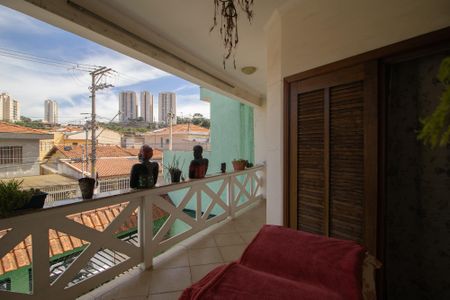 Casa à venda com 380m², 3 quartos e 4 vagas Casa à venda com 380m², 3 quartos e 4 vagasVaranda