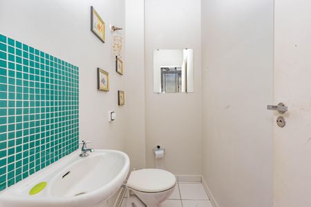 Apartamento à venda com 79m², 2 quartos e 1 vaga Apartamento à venda com 79m², 2 quartos e 1 vagaBanheiro de serviço