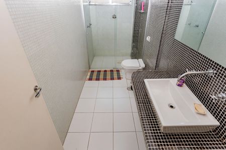 Apartamento à venda com 79m², 2 quartos e 1 vaga Apartamento à venda com 79m², 2 quartos e 1 vagaBanheiro