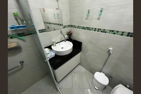 Casa à venda com 250m², 3 quartos e 5 vagasBanheiro da Suíte 2