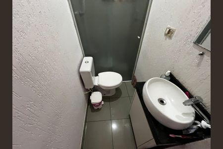 Casa à venda com 250m², 3 quartos e 5 vagasBanheiro da Suíte 1