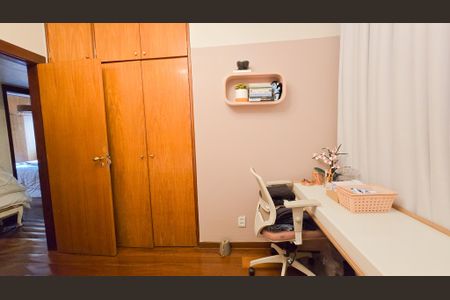 Apartamento à venda com 180m², 4 quartos e 3 vagas Apartamento à venda com 180m², 4 quartos e 3 vagasQuarto 02