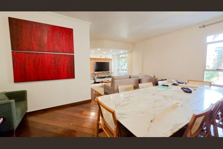 Apartamento à venda com 180m², 4 quartos e 3 vagas Apartamento à venda com 180m², 4 quartos e 3 vagasSala