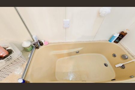 Apartamento à venda com 180m², 4 quartos e 3 vagas Apartamento à venda com 180m², 4 quartos e 3 vagasBanheiro Suite