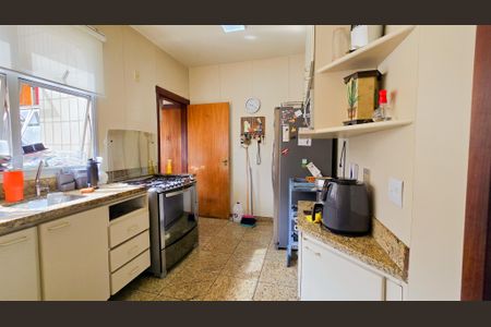 Apartamento à venda com 180m², 4 quartos e 3 vagas Apartamento à venda com 180m², 4 quartos e 3 vagasCozinha