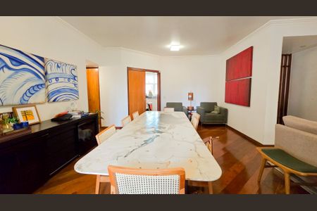 Apartamento à venda com 180m², 4 quartos e 3 vagas Apartamento à venda com 180m², 4 quartos e 3 vagasSala