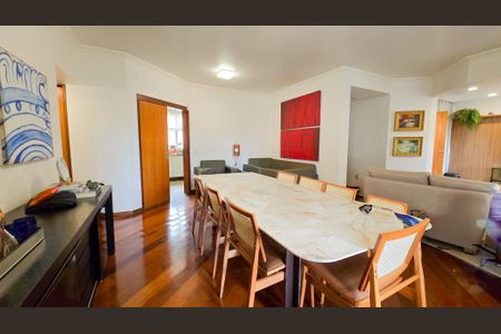 Apartamento à venda com 180m², 4 quartos e 3 vagas Apartamento à venda com 180m², 4 quartos e 3 vagasSala