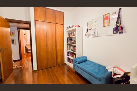 Apartamento à venda com 180m², 4 quartos e 3 vagas Apartamento à venda com 180m², 4 quartos e 3 vagasQuarto 04