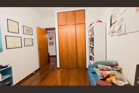 Apartamento à venda com 180m², 4 quartos e 3 vagas Apartamento à venda com 180m², 4 quartos e 3 vagasQuarto 04