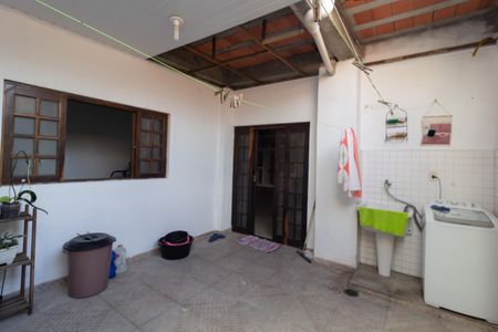 Casa à venda com 280m², 3 quartos e 2 vagas Casa à venda com 280m², 3 quartos e 2 vagasÁrea de Serviço