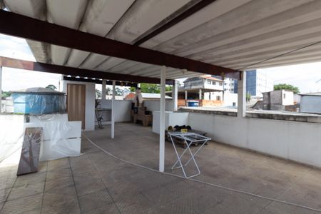 Casa à venda com 280m², 3 quartos e 2 vagas Casa à venda com 280m², 3 quartos e 2 vagasTerraço