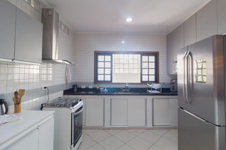 Casa à venda com 280m², 3 quartos e 2 vagas Casa à venda com 280m², 3 quartos e 2 vagasCozinha