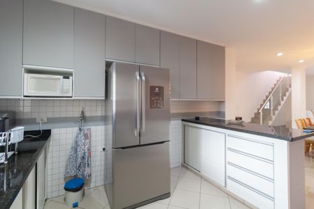 Casa à venda com 280m², 3 quartos e 2 vagas Casa à venda com 280m², 3 quartos e 2 vagasCozinha