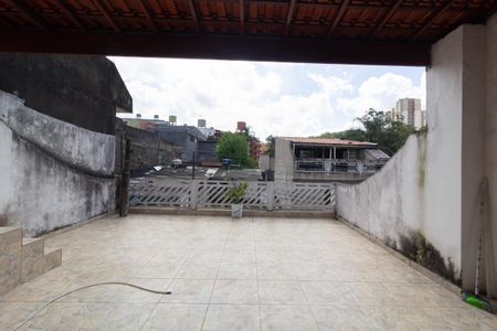 Casa à venda com 280m², 3 quartos e 2 vagas Casa à venda com 280m², 3 quartos e 2 vagasTerraço