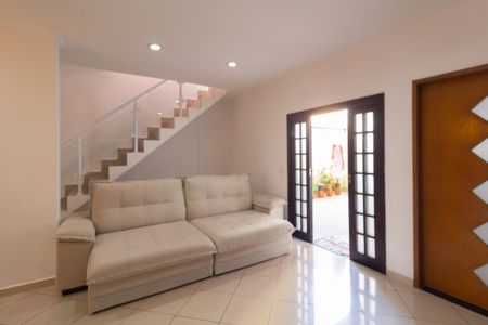 Casa à venda com 280m², 3 quartos e 2 vagas Casa à venda com 280m², 3 quartos e 2 vagasSala