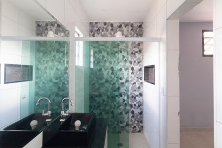 Casa à venda com 280m², 3 quartos e 2 vagas Casa à venda com 280m², 3 quartos e 2 vagasBanheiro da Suíte