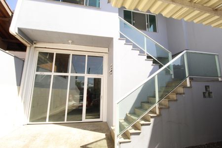 Apartamento para alugar com 60m², 2 quartos e 1 vagaFachada
