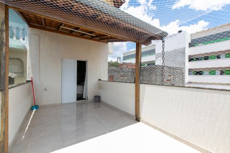 Casa à venda com 120m², 2 quartos e 2 vagasVaranda do Quarto 2 