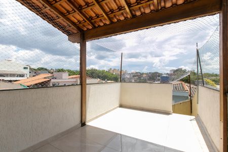 Casa à venda com 120m², 2 quartos e 2 vagasVaranda do Quarto 2 