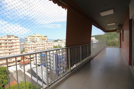 Apartamento à venda com 150m², 3 quartos e 2 vagasVaranda