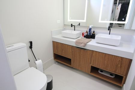 Apartamento à venda com 150m², 3 quartos e 2 vagasBanheiro da Suíte 2