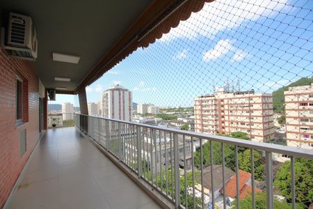 Apartamento à venda com 150m², 3 quartos e 2 vagasVaranda