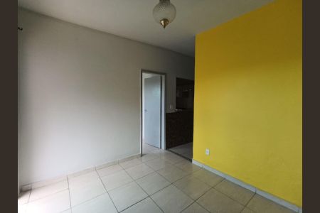 Casa para alugar com 40m², 2 quartos e sem vaga Casa para alugar com 40m², 2 quartos e sem vagaSala