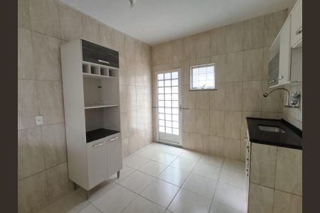 Casa para alugar com 40m², 2 quartos e sem vaga Casa para alugar com 40m², 2 quartos e sem vagaBanheiro Social