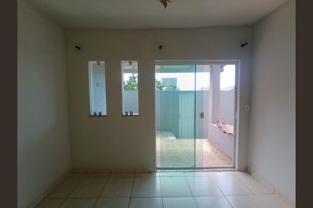 Casa para alugar com 40m², 2 quartos e sem vaga Casa para alugar com 40m², 2 quartos e sem vagaSala
