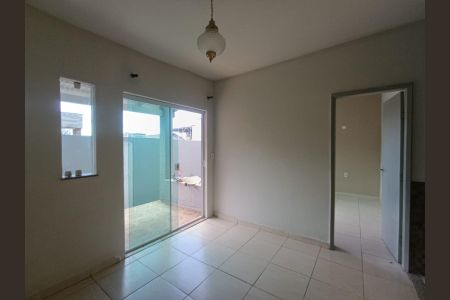 Casa para alugar com 40m², 2 quartos e sem vaga Casa para alugar com 40m², 2 quartos e sem vagaSala