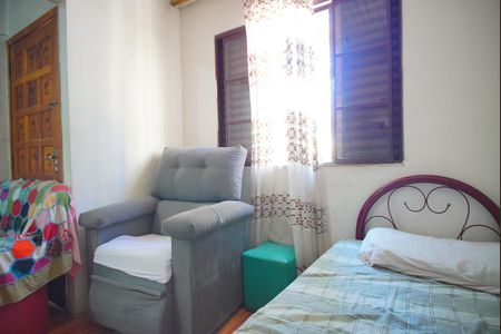 Casa à venda com 230m², 3 quartos e 2 vagasQuarto