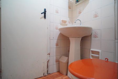 Casa à venda com 230m², 3 quartos e 2 vagasBanheiro Corredor