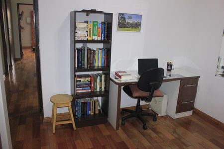 Casa à venda com 250m², 4 quartos e 5 vagasQuarto 2