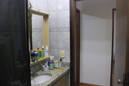 Casa à venda com 250m², 4 quartos e 5 vagasBanheiro 2
