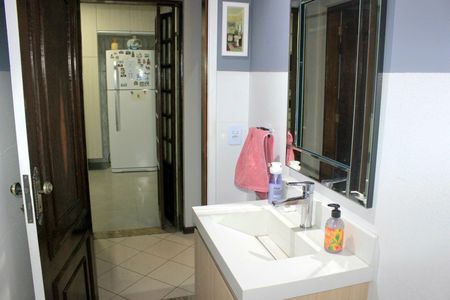 Casa à venda com 250m², 4 quartos e 5 vagasLavabo