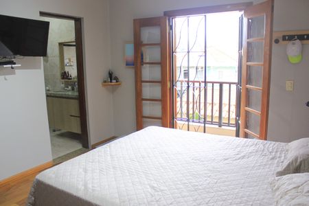 Casa à venda com 250m², 4 quartos e 5 vagasSuíte