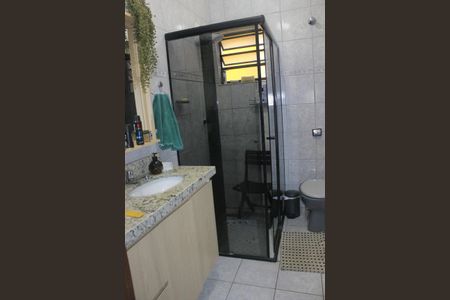 Casa à venda com 250m², 4 quartos e 5 vagasBanheiro 2