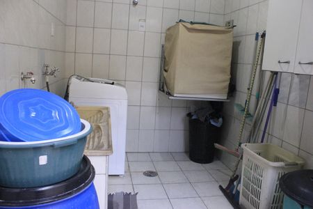 Casa à venda com 250m², 4 quartos e 5 vagasLavanderia